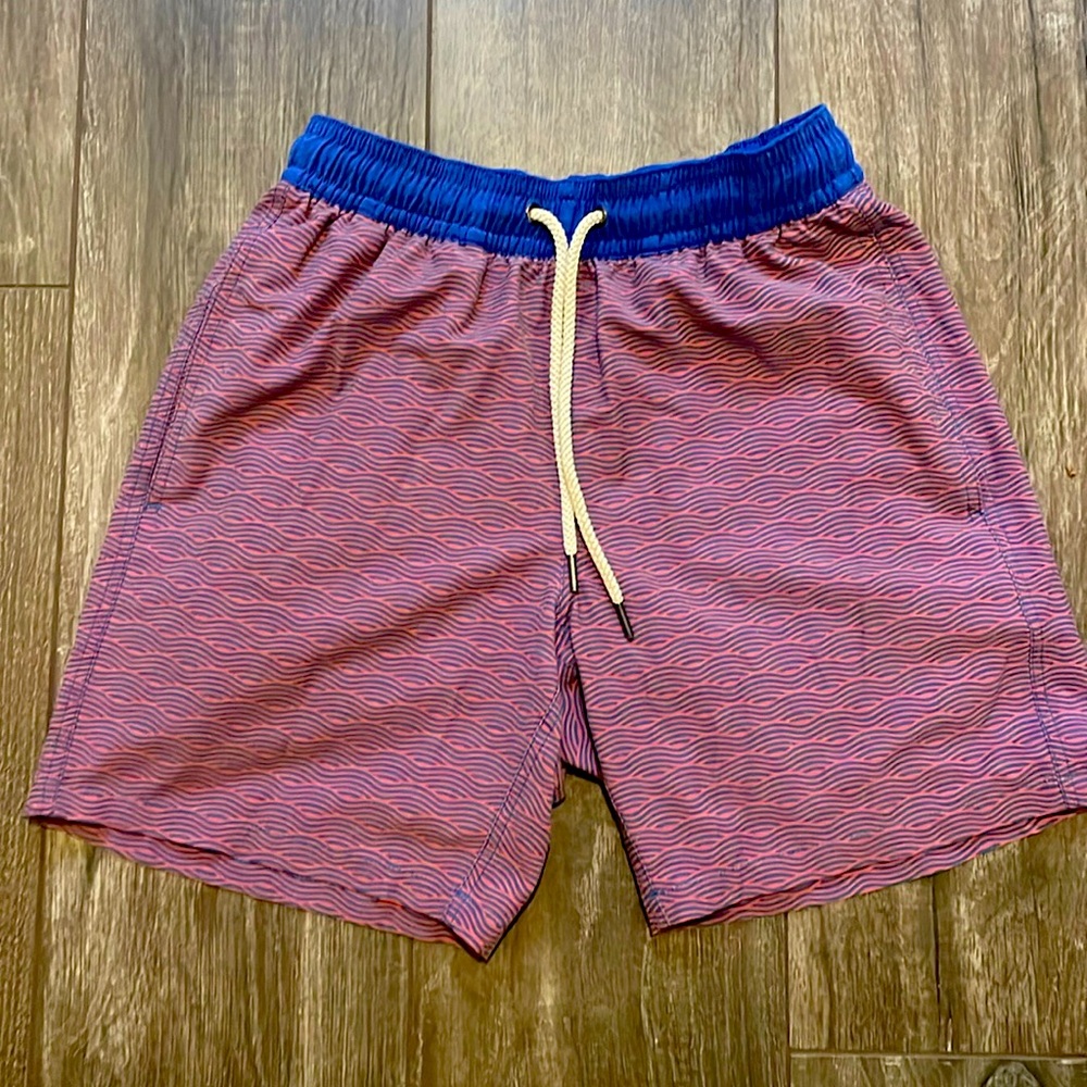 Fair Harbor Red Waves Bayberry Swim Mens size Small